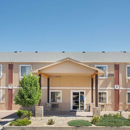 Super 8 By Wyndham Limon Otel Dış mekan fotoğraf