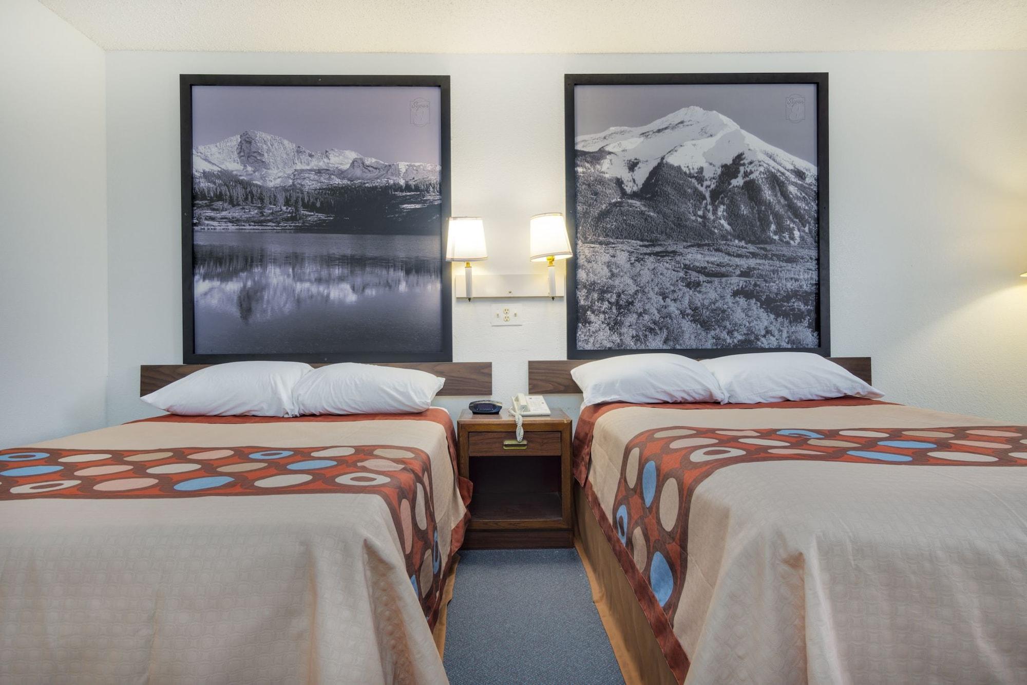 Super 8 By Wyndham Limon Otel Dış mekan fotoğraf