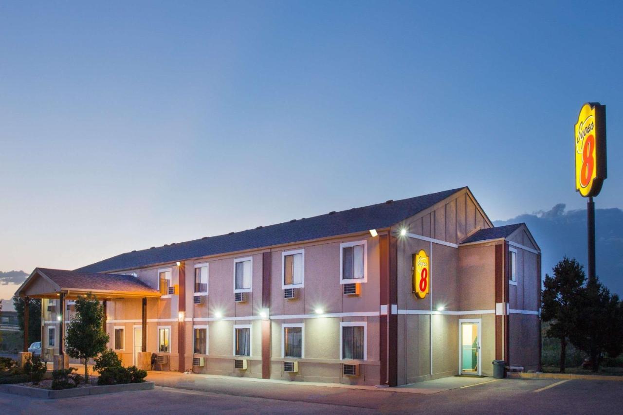 Super 8 By Wyndham Limon Otel Dış mekan fotoğraf