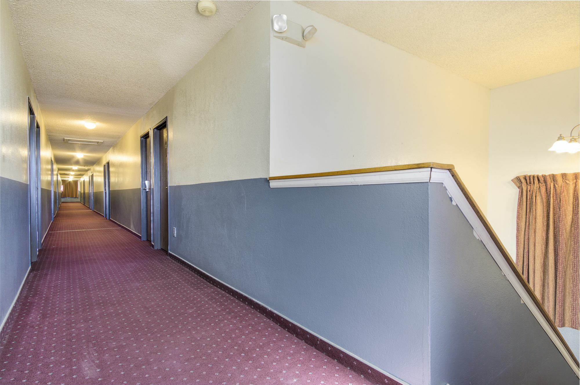 Super 8 By Wyndham Limon Otel Dış mekan fotoğraf